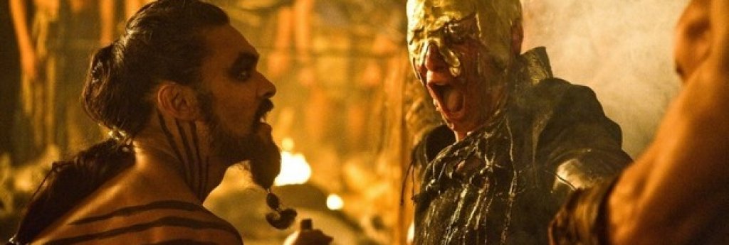 Висерис Таргариен - Game of Thrones
В Game of Thrones е пълно с ужасни хора и затова си е постижение да се отличиш сред тях като особено отвратителен. Братът на Денерис успя да го направи и смъртта му още през първия сезон си беше като подарък за възмутените от него зрители. Той беше разглезен, егоистичен и самоуверен принц, готов на всичко, за да се изкачи на железния трон, включително да убие сестра си и нероденото й дете.