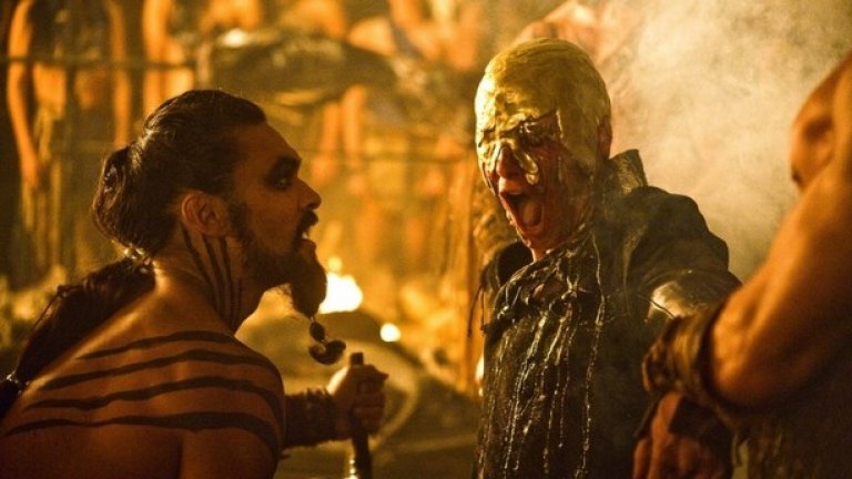 Висерис Таргариен - Game of Thrones
В Game of Thrones е пълно с ужасни хора и затова си е постижение да се отличиш сред тях като особено отвратителен. Братът на Денерис успя да го направи и смъртта му още през първия сезон си беше като подарък за възмутените от него зрители. Той беше разглезен, егоистичен и самоуверен принц, готов на всичко, за да се изкачи на железния трон, включително да убие сестра си и нероденото й дете.