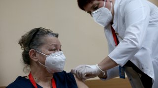 Специалисти призовават за по-подробно разследване на EpiVacCorona