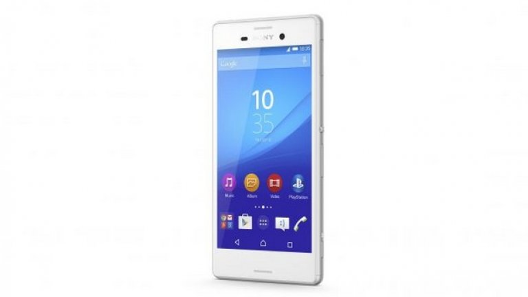 3. Sony Xperia M4 Aqua
Последният модел в средния клас от Sony е доста голям напредък спрямо M2 Aqua. Ако искате малко повече, можете да погледнете и Sony Xperia M5, който обаче малко превишава ценовата граница.
След като изяснихме това - нека кажем, че телефонът разбива. Той е единственият от списъка, който можете да вземете в банята с вас, без да му се случи нищо.
Екранът е чудесен, макар и при резолюция от 720p, разположени на 5 инча дисплей. Батерията е сред най-добрите, които сме виждали на телефон от този клас в последно време. Ако харесвате телефоните на фирмата, това е най-добрият, който можете да вземете като цена/качество в класа си.
Предимства: 
+ Много добър живот на батерията
+ Водоустойчив 
Недостатъци: 
- Само 8GB вътрешна памет
- Справя се по-бавно от очакваното с някои задачи