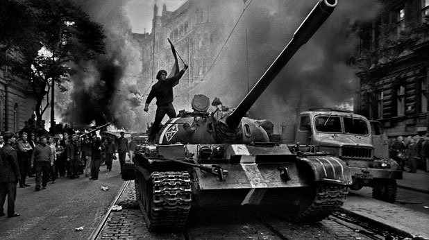 Съветската инвазия в Чехословакия идва малко повече от два месеца след футболния мач между двете страни