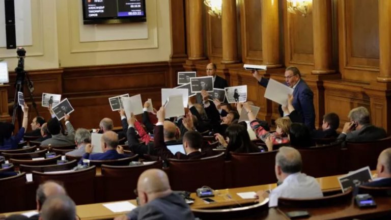 Атаката на БСП никак не е случайна и в основата й не е безкористната защита на журналистиката и свободата на словото.