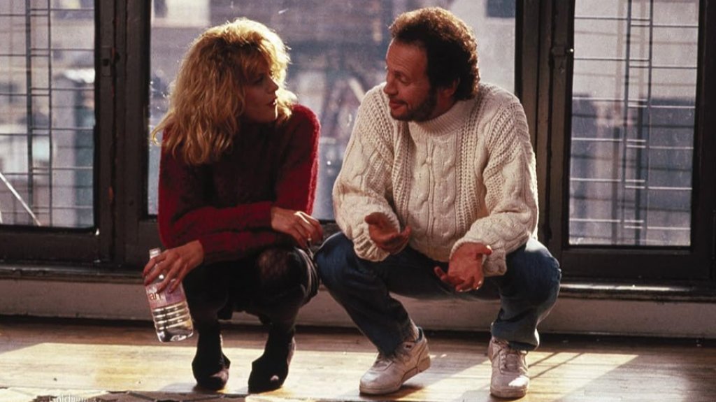 “Когато Хари срещна Сали”  
Къде да гледате: в Max 
Може би най-добрата романтична комедия, снимана някога, ни пренася в окъпания в есенни цветове Чикаго, за да ни запознае с двама близки приятели - Сали и Хари. Те се подкрепят, докато минават през различни житейски перипетии, споделят си подробности за любовните връзки и се утешават, когато останат сами. Постепенно обаче отношенията им се задълбочават и се появяват чувства, които нито един от двамата не е предвидил.