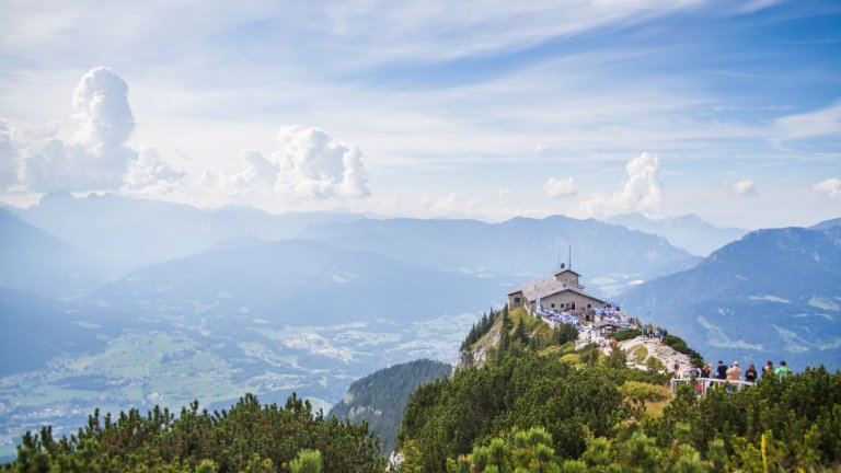 От Орловото гнездо е останала гледката.