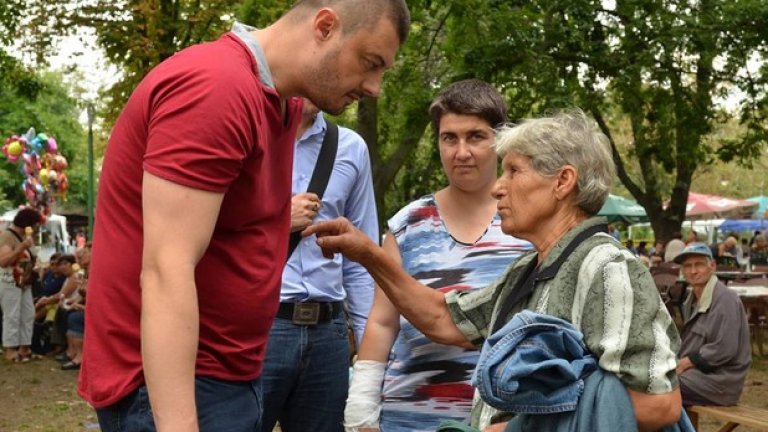 Николай Бареков разяснява на електората следизборната си стратегия. 1 милион нови работни места, за начало - 240 в парламента.