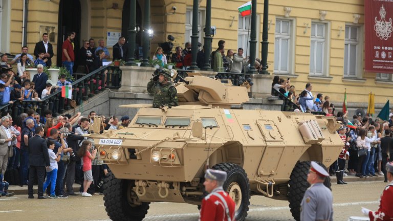 140 години от създаването на Българската армия бяха отбелязани с парад (снимки)