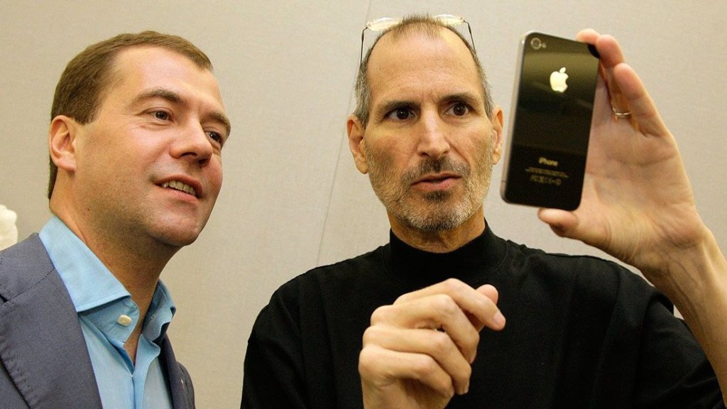 Medvedev_and_Steve_Jobs