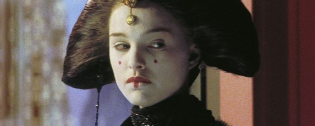 През 1997 печели ролята на принцеса Падме Амицала в новата триология на Междузвездни войни. Портман признава, че не е била запозната със сагата преди да започнат снимките на "Епизод 1: Невидима заплаха". Пропуска гала-премиерата на филма през 1999, за да се подготви за зрелостните изпити след гимназията.