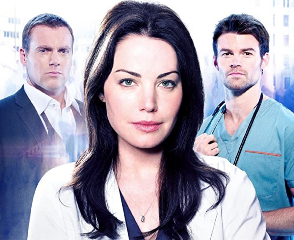 Saving Hope, 2012 г.
В центъра на действието тук е борбата за живота на началника на хирургията на болница "Hope Zion" д-р Чарлз Харис (Майкъл Шенкс). Той изпада в кома след автомобилна катастрофа на път за сватбата му с Алекс Рийд (Ерика Дуранс) - главен хирург в същата болница. Докато се надява годеникът ѝ да излезе от комата, тя трябва да се съсредоточи и върху пациентите си. Междувременно духът на д-р Харис обикаля из болницата и вижда интересни неща, докато никой не подозира за него. За да е по-интересно, сред колегите на страдащата годеница е и бившата съпруга на д-р Харис (Мишел Нолдън), която е кардиолог в същата болница.