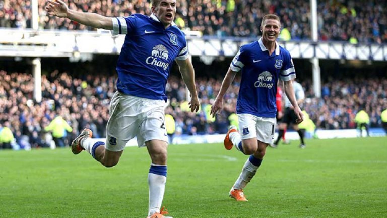 Шиймъс Коулмън поставяме на позицията десен бранител. Националът на Ейре играе с убийствено постоянство за Евертън, става все по-добър. Иска го и Манчестър Юнайтед, но през това лято не успя да го вземе.
Ако ирландците стигнат до Евро 2016, той ще е един от козовете с атакуващия си устрем.