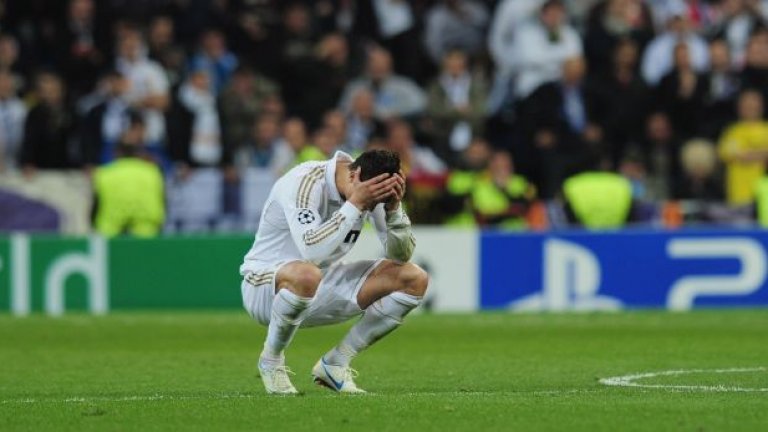 Кристиано Роналдо пропусна дузпа. След него сбърка и Кака, което се оказа фатално за финала на Реал (Мадрид). Ден по-рано същото бе сторила и най-голямата звезда на съвременния футбол в момента - Лионел Меси от Барселона