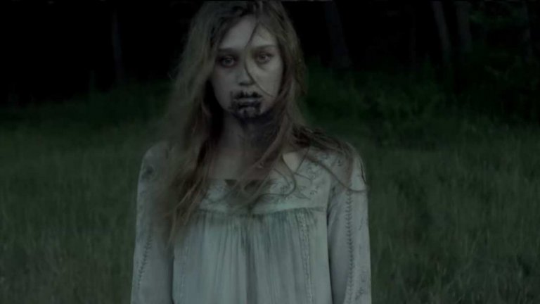 "Слендърман" / Slender Man - 31 август
Една от най-популярните американски градски легенди, създадена в интернет и довела след това до съвсем реални убийства, намира своя път и към киното. Група тийнейджърки се сблъскват с чудовището Слендърман, което се храни от страховете на хората, манипулирайки ги и разбивайки живота им. Веднъж видиш ли високия, слаб мъж без лице, вече не можеш да се спасиш. Филмът е типичен ужас, но на феновете на жанра може и да се хареса.