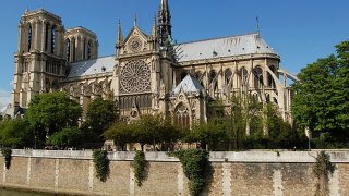 640px-Notre_Dame_dalla_Senna