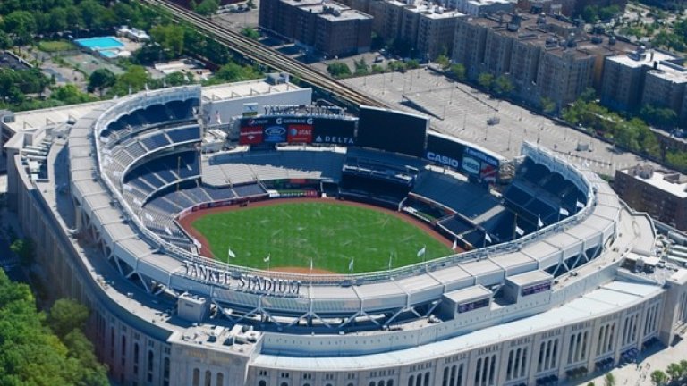 16. "Янкис Стейдиъм" - Ню Йорк, бейзбол.
Ню Йорк Янкис и общината направиха и невъзможното да запазят архитектурата и атмосферата на стария стадион, легендарен за бейзбола. Арената струва 1,5 милиарда долара, но си заслужава и феновете я приеха безрезервно. Има нещо магнетично в стадиона.