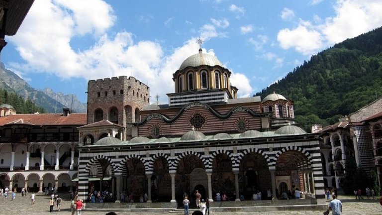 Най-големият български манастир се комерсиализира като църквите в Гърция.