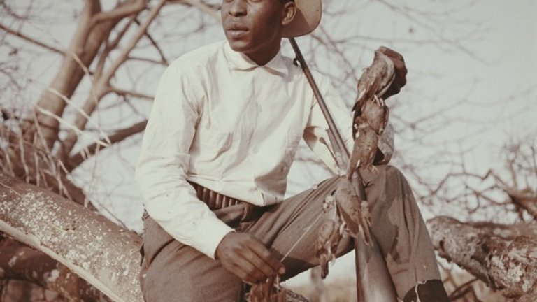 Пеле е отстрелял няколко пъдпъдъка на лов - хобито на младия бразилец, който вече е качил стълбата към славата през 60-те.