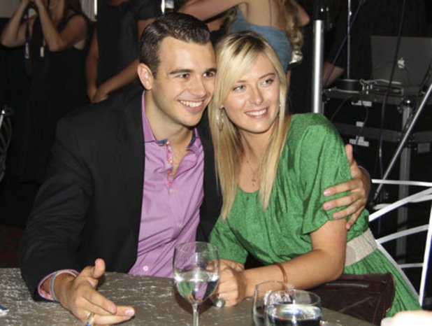 През 2008 г. Чарли излизаше за кратко с Мария Шарапова.
