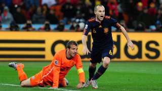 Холандците имат да си връщат на Испания за загубата във финала на Мондиал 2010