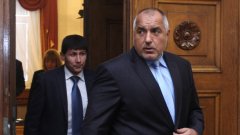 Борисов обвини кабинета с премиер Пламен Орешарски за връщане на държавата с две години назад