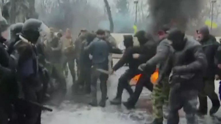 Полицията е използвала гумени куршуми срещу протестиращите