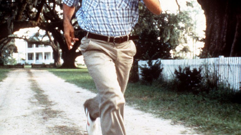 "Форест Гъмп"
"Бягай, Форест! Бягай!", крещеше малката Джени Къран в култовия филм от 90-те. Е, сега други бягат. 