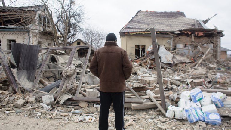 Последиците от въздушен удар срещу цивилен обект в Украйна