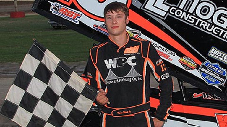 20-годишният Кевин Уорд остана безжизнен на пистата, след като Стюърт го прегази