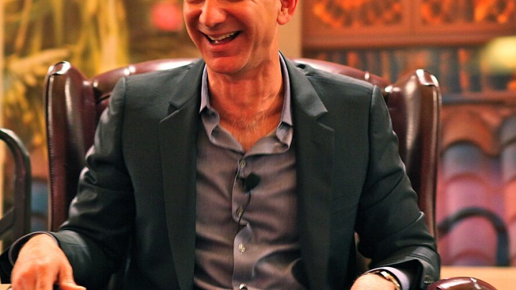Jeff_Bezos'_iconic_laugh