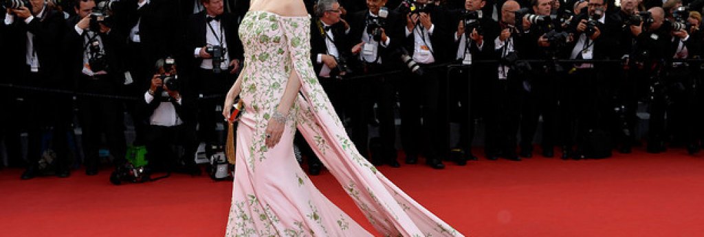 И макар в профила й в социалната мрежа Weibo да се появи официално извинение за прегрешението, все още не е ясно къде се намира Фан. За последно тя се е появявала публично на 1 юли, а "изчезването" й породи множество спекулации за това какво може да й се е случило.