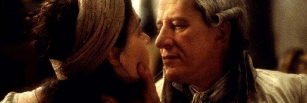 Джефри Ръш, Кейт Уинслет, Майкъл Кейн, Хоакин Финикс в "Историята на маркиз дьо Сад" Quills (2000)
Филмът за противоречивия френски писател Маркиз дьо Сад и неговото влечение към порнографията и лудостта показва интересната гледна точка на режисьора Филип Кауфман. Трагичната история на маркиза и неговите безкрайни сексуални приключения са предадени по откровен начин, който не би се харесал на всеки. Вероятно това обяснява и не особено голямата популярност на филма, въпреки че той получава няколко номинации през 2000 година. Освен за най-добър актьор в главна роля, филмът е отличен и с номинации за прекрасните костюми и декори, които пренасят зрителите няколко века назад във времето.