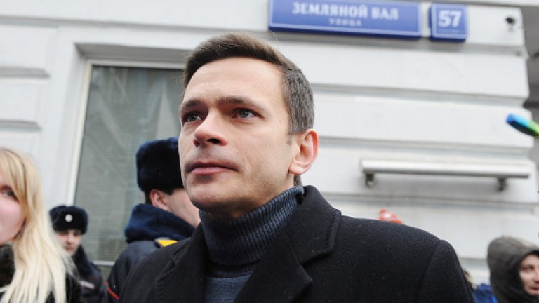 Иля Яшин е получавал редица заплахи за живота си, задържан е редица пъти по време на кампанията, но все още вярва, че работата му е да продължи борбата