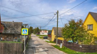 И какви ходове още малката държава с население под милион и половина души може да приложи