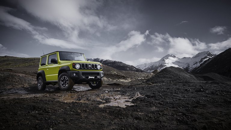 Suzuki Jimny 
Jimny има леко старомоден чар и огромен офроуд капацитет. Това не е ниският, компактен градски SUV, а истински 4x4 за хора, които понякога карат в абсурдни пътни условия. Ръбатият дизайн напомня на джиповете от едно време и най-вече на Mercedes G-Class. Купето се поддържа от солидна рамка, според японската компания – почти два пъти по-здрава отпреди. 
Въпреки първото впечатление Jimny всъщност е със сравнително компактни размери – дължина от 3,48 метра и ширина 2,25 метра. Моделът е с 1,5-литров бензинов двигател. Скоростната кутия е в два варианта – 5-степенна ръчна или 4-степенна автоматик. От Suzuki вече започнаха продажбите на Jimny на японския пазар.