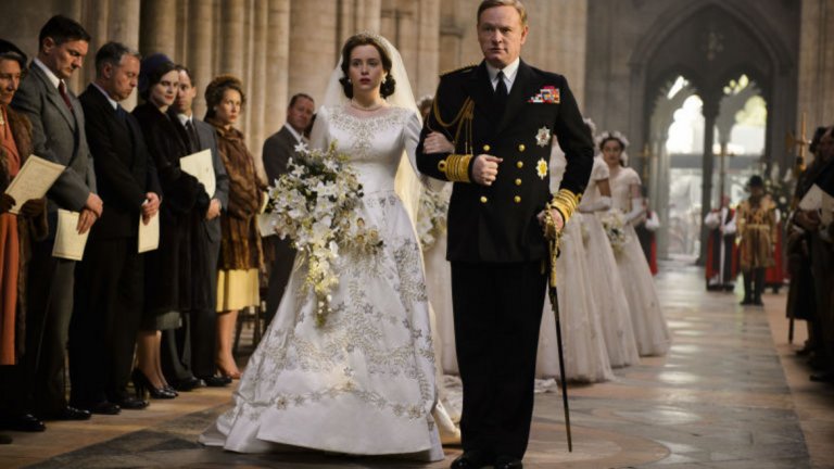 The Crown

Новият любим сериал на наградите „Еми“ е посветен на първите години от управлението на британската кралица Елизабет II. Сериалът разполага с рекорден бюджет от 130 млн. долара и отваря вратите на Бъкингамския дворец, за да ни потопи във винаги вълнуващата тема – живота на кралския двор.



