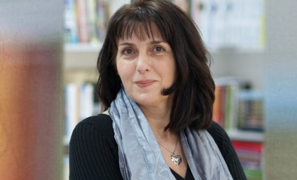 Виолета Христова: Книгите, които ние четяхме, не се оказаха чак толкова "вечни"