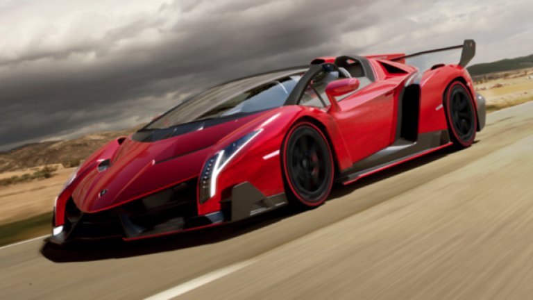 Lamborghini Veneno Roadster
Поредното чудовище на Lamborghini се предлага с 6,5-литров V12 мотор с мощност 750 конски сили и се ускорява от 0 до 100 км/ч за спиращите дъха 2,9 секунди. Естествено, за да постигнете този резултат ще трябва да се поупражнявате. Италианците планираха производствена серия от едва 9 коли, които вече са поръчани.
Цена: 4,5 милиона долара
