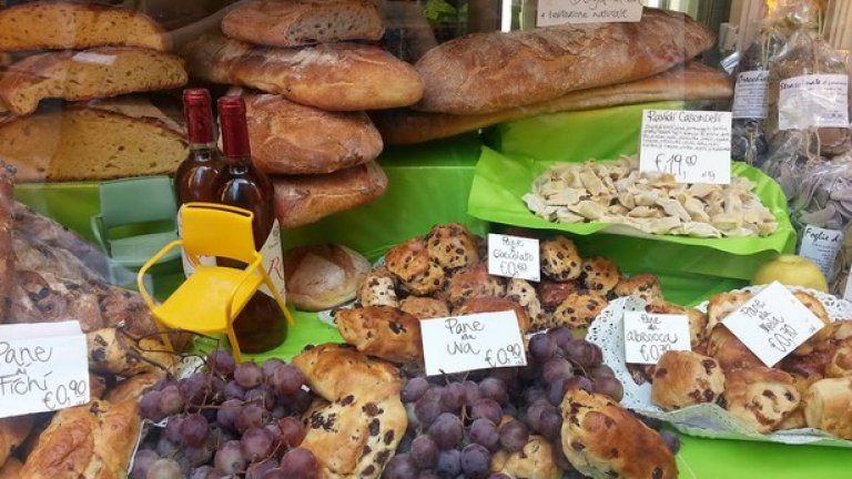 Някои sagre вече са събития с бюджет от няколко хиляди евро и се рекламират по кръстовища с огромни пана