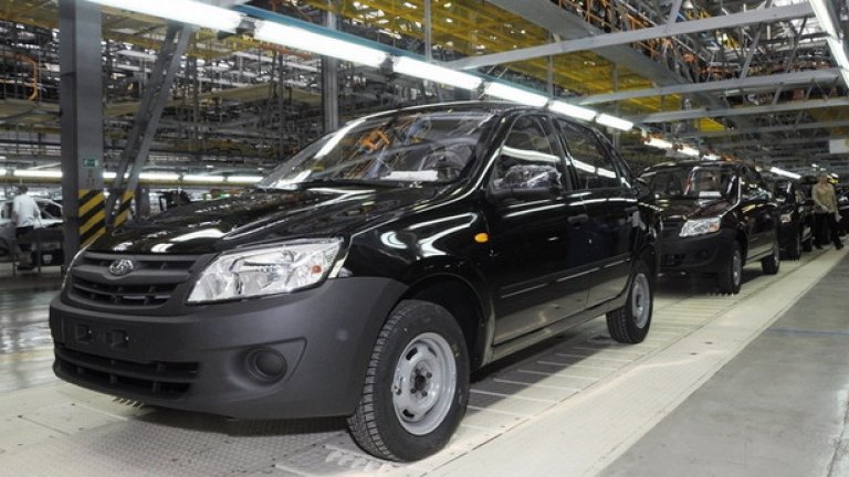 ЕС забрани продажбата на автомобили Лада, но санкцията е временна