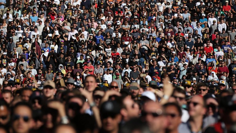 Бившият учител зарадва 55 000 зрители, събрали се да го гледат на живо в родния му Бризбейн