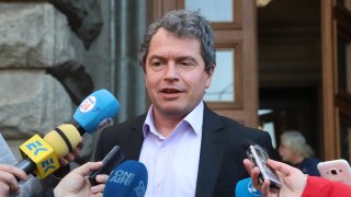 За него най-логично е ако кабинетът на ИТН не мине, да се отиде на нови избори