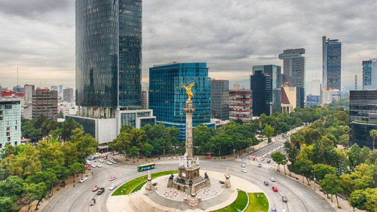 Мексико се отличава със своите музеи, паркове и кафетерии, но не само това. Имигрантите отбелязват, че изключително бързо се интегрират в този град, намират своето място и откриват приятели.