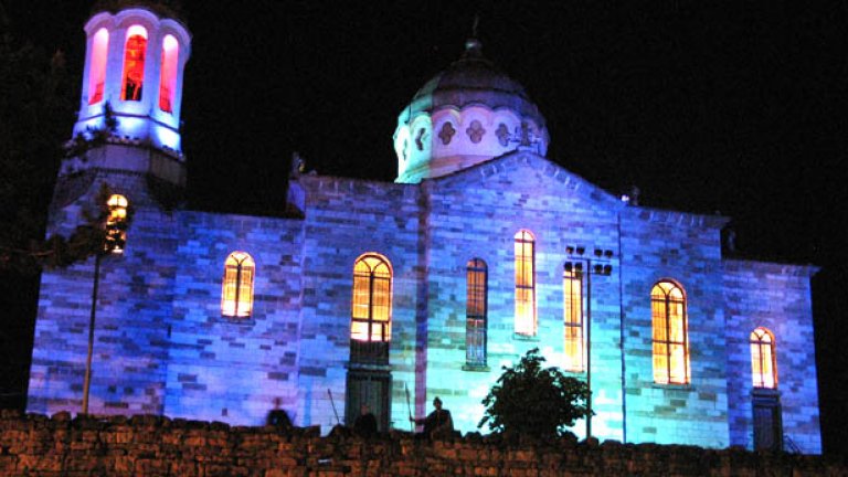 Поръчката предвижда да бъдат дадени и 150 хил. лв. за 1000 "протоколни подаръци за срещи на високо ниво".