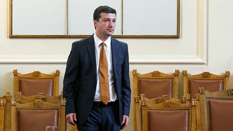 "От нищо не се притеснявам. Този комплекс, който имат българските граждани и политиците вдясно от Европейската комисия, трябва да се изкорени", настоя Драгомир Стойнев