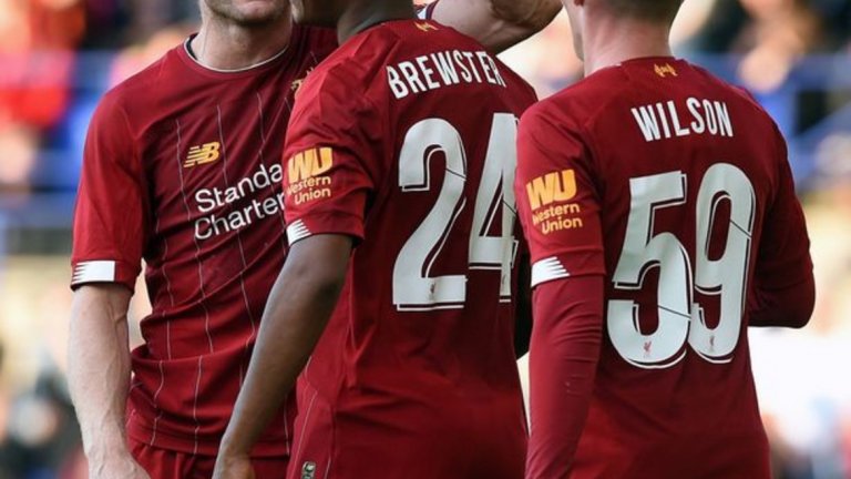 Райън Брюстър вкара два гола за "червените".