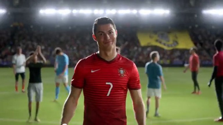 Във футбола №1 е Кристиано Роналдо, който е пак в семейството на Nike.