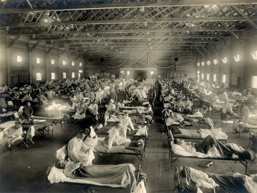Emergency_hospital_during_Influenza_epidemic,_Camp_Funston,_Kansas_-_NCP_1603