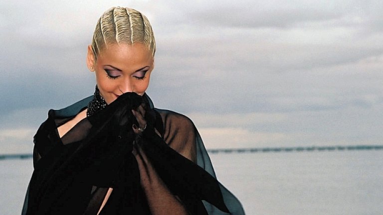 Португалската фадо звезда Мариза разбра по средата на световното си турне, че очаква първото си дете