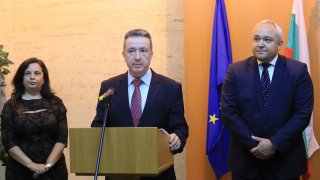 Той обяви и сериозни ревизии, които предстоят в министерството