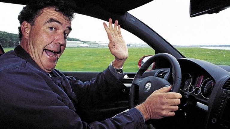 Кларксън случайно попада в Top Gear
Джереми изобщо не е имал намерение да работи в телевизия и поради тази причина никога не се е явявал на кастинги и прослушвания. През 1987 г., когато вече е основал Motoring Press Agency, го канят на събитие на Citroen. Там той среща Джон Бентли - главен редактор на Top Gear и човекът, който вижда у него идеалния водещ на автомобилно шоу. "Той беше моят човек. Енергичен автомобилен журналист, който може да говори за коли по забавен начин. Той имаше собствено мнение за всичко. Веднага разбрах, че Джереми е нашият нов водещ", казва Бентли.