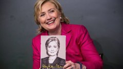 Около името на Хилари Клинтън се вдига голям медиен шум, който подгрява президентските й амбиции